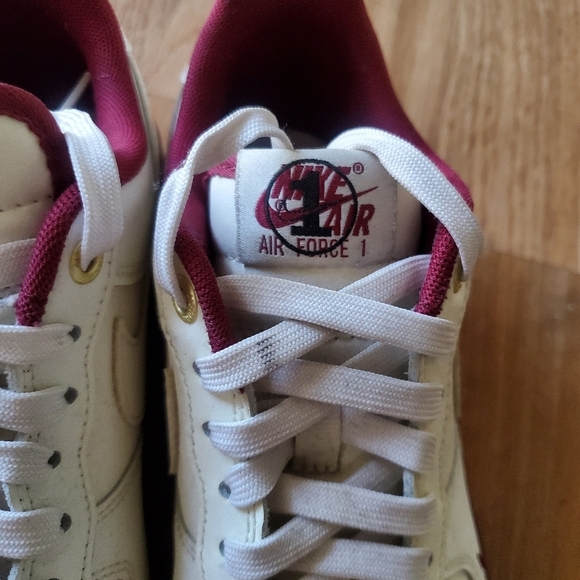 Nike Air Force 1 '07 SE 40th Anniversary Burgandy & White Womans 6.5 Sneakers - Picture 6 of 11
